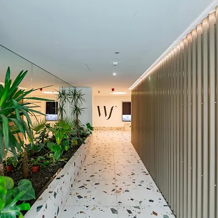 Waterfront Luxury - Paid Parking Option * Budapest