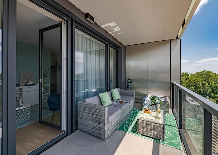 Waterfront Luxury Residence - Paid Parking Option Villa