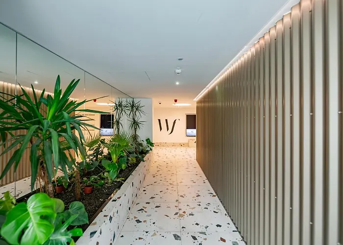 Waterfront Luxury Residence - Paid Parking Option * Budapest